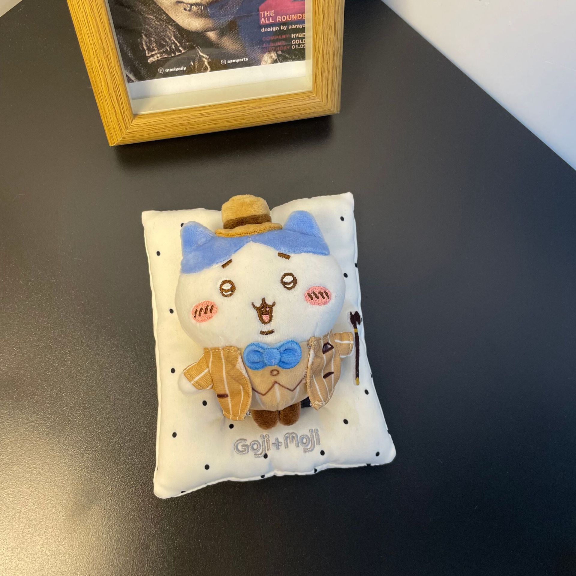 Hachiware Usagi Detective Plus - огляд і ціна Phone Accessories Charms